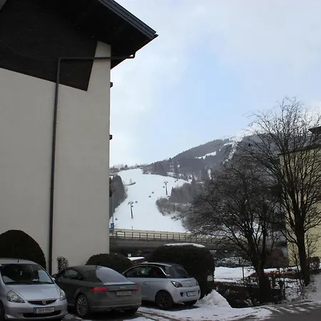 Dachgeschoss-apartment In Skilift-naehe شقة
