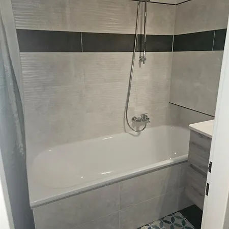 Dachgeschoss-apartment In Skilift-naehe * צל-אם-זי