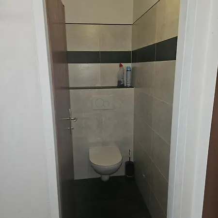 Dachgeschoss-apartment In Skilift-naehe アパート *