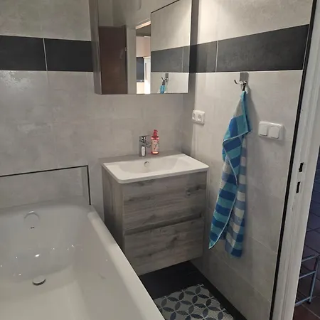 Dachgeschoss-apartment In Skilift-naehe ツェル アム ゼー