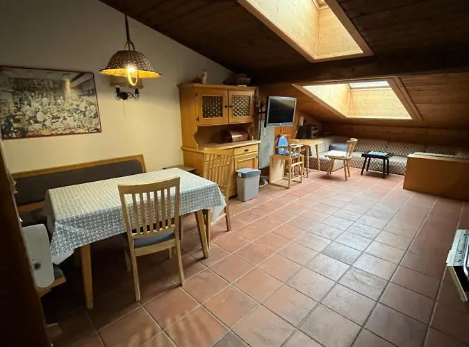 Dachgeschoss-apartment In Skilift-naehe * 滨湖采尔