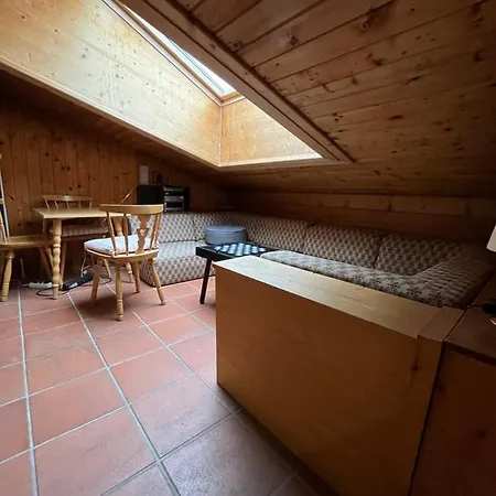 Dachgeschoss-apartment In Skilift-nähe *